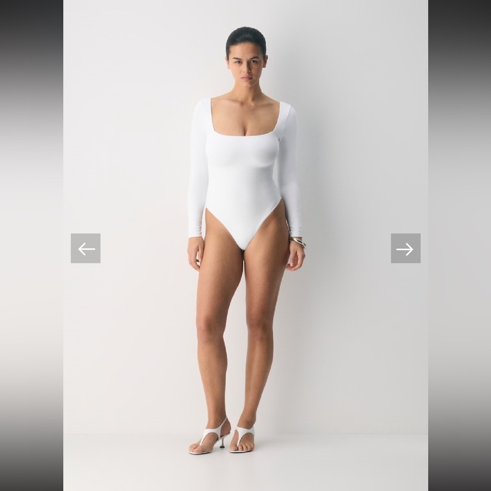 Aritzia - Contour Headway Bodysuit - Light Grey